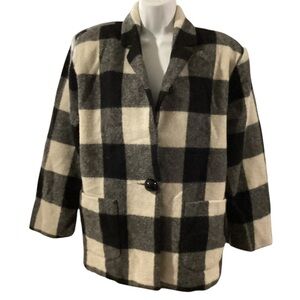 Vintage 80’s wool coat. Small